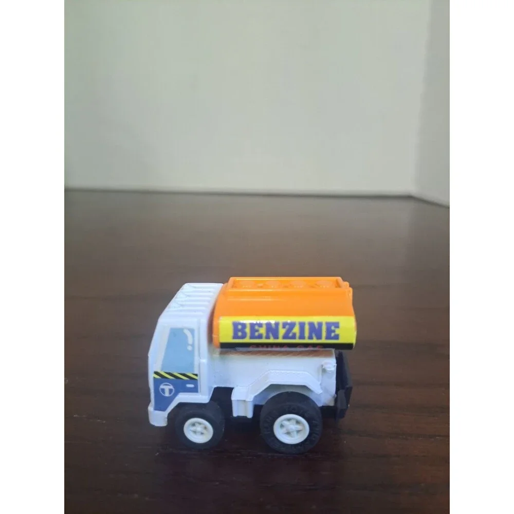 Vintage San Ren Hang Benzine Oil Tanker Pull Back Racer Plastic
